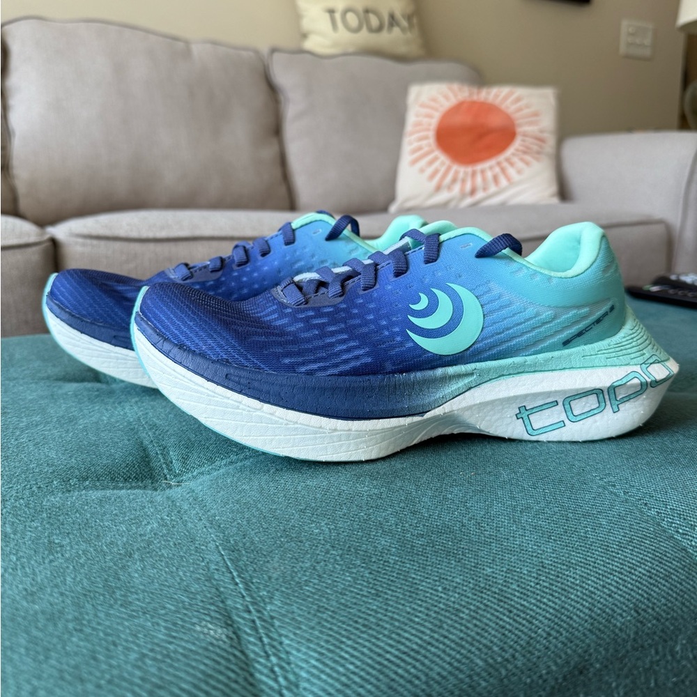 TOPO | Specter 2 | Size 7 | BRAND NEW